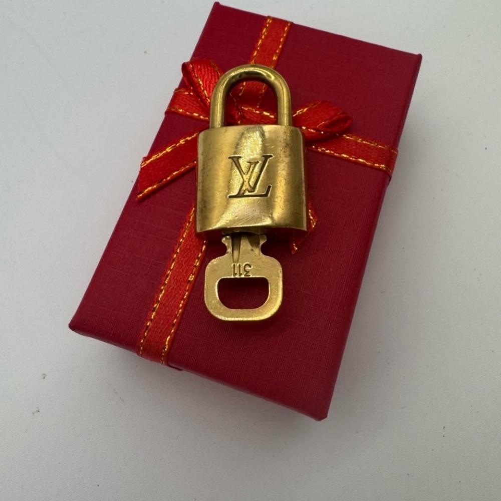 LV Lock and Key #311